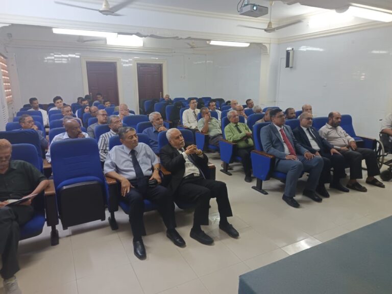 بحضور رئيس الجامعة. كلية الطب تناقش تحديث برنامجها2