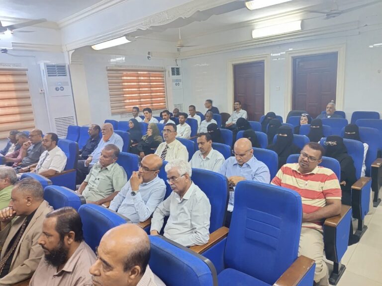 بحضور رئيس الجامعة. كلية الطب تناقش تحديث برنامجها3