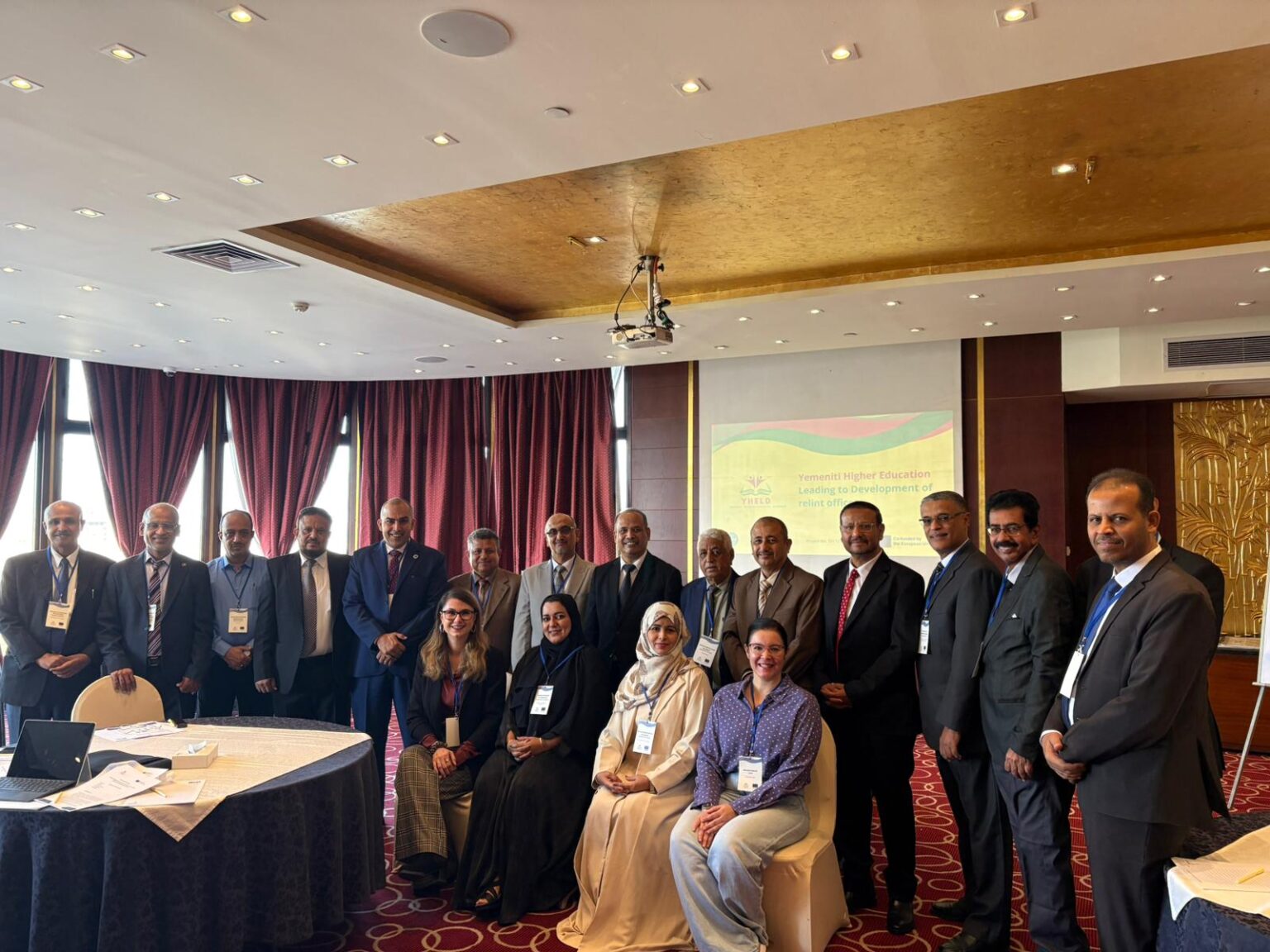 جامعة حضرموت تشارك في دورة تدريب تطوير مكاتب العلاقات الدولية بالجامعات اليمنية في القاهرة