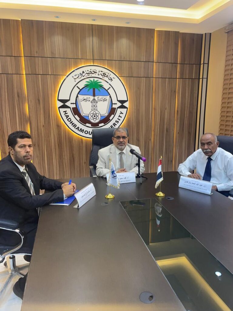 جامعة حضرموت تطلق شراكة إستراتيجية مع نظيرتها الصينية للبترول؛ لإنشاء مركز بحثي رائد في اليمن.4