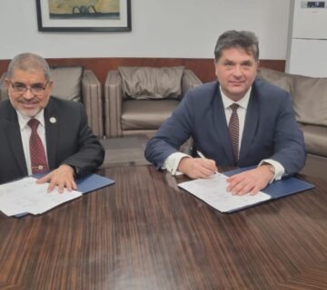 د. خنبش يوقع خمس اتفاقيات تعاون علمي مع جامعات روسية1