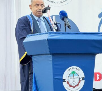 محافظ حضرموت يشهد حفل تخرج 2124 طالبًا وطالبة1