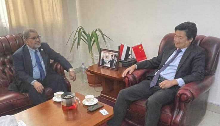 مناقشة عمليات التطوير الأكاديمي بين جامعة حضرموت والصين1