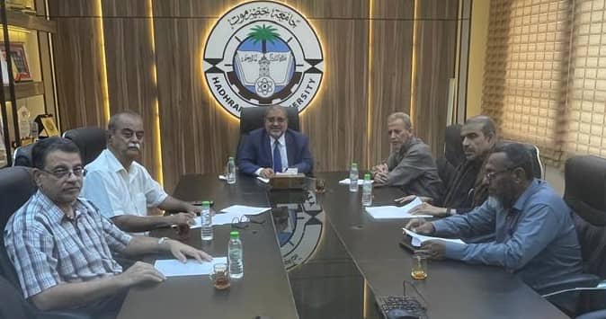 جامعة حضرموت تطلق أسماء فقيدين أكاديميين على قاعات دراسيتين كبرى