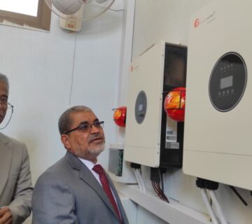 رئيس جامعة حضرموت يفتتح عددًا من المشاريع التطويرية بكلية العلوم البيئية 1