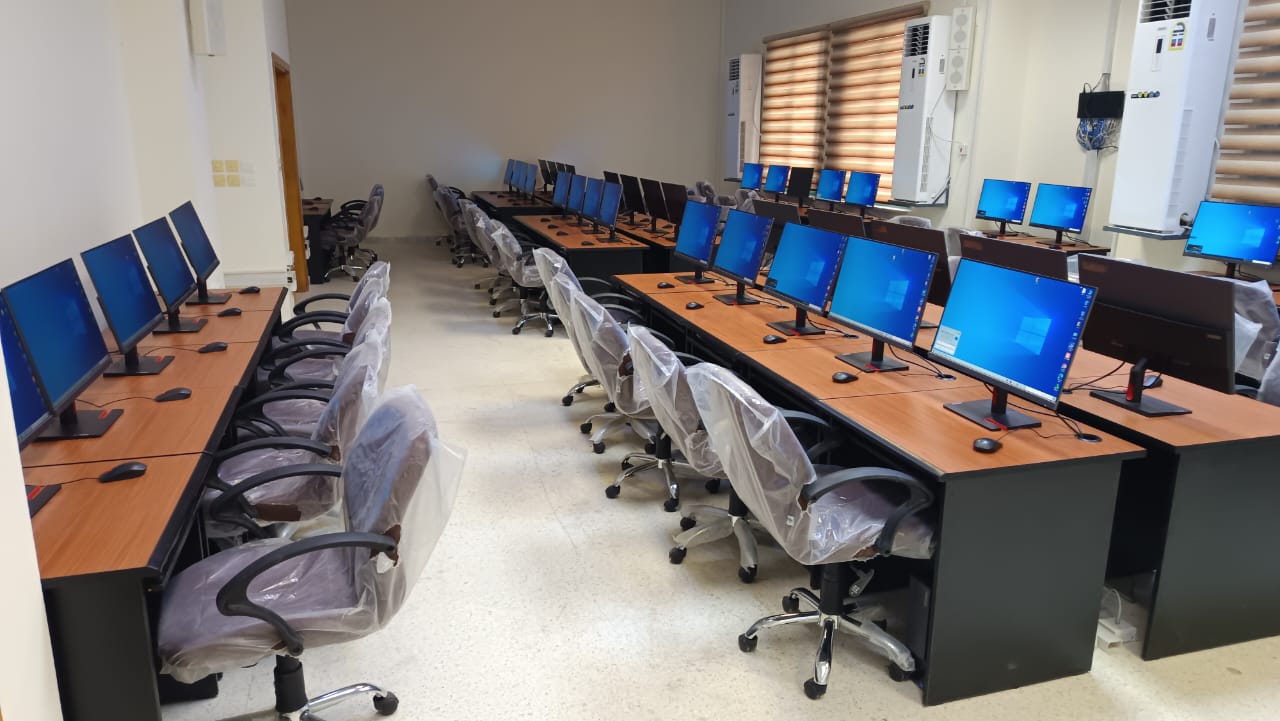 جامعة حضرموت تدشن منصة تقنية متكاملة لدعم التحول الرقمي في كلية الطب والعلوم الصحية3