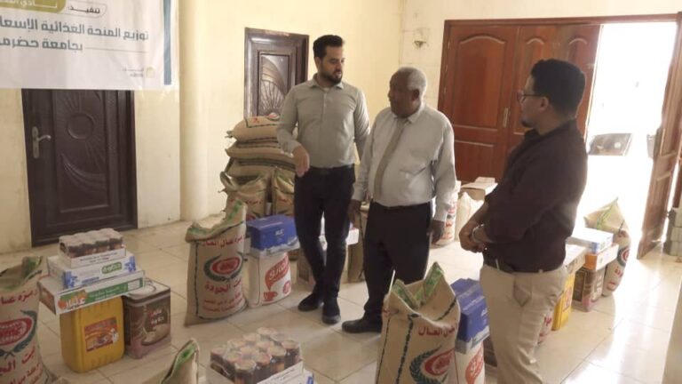 توفير منحة غذائية لأكثر من 1500 طالب وطالبة في سكنات جامعة حضرموت وسيئون4