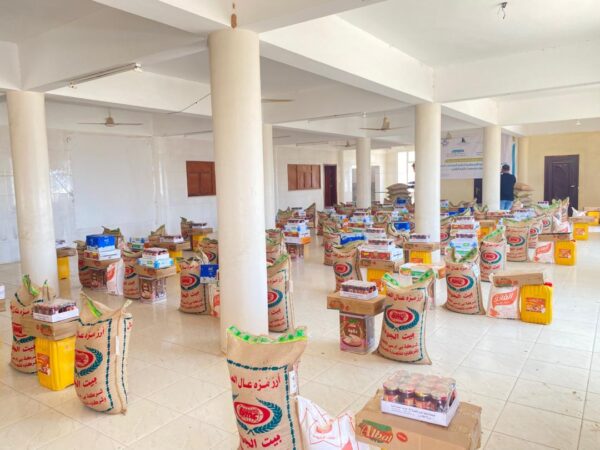 توفير منحة غذائية لأكثر من 1500 طالب وطالبة في سكنات جامعة حضرموت وسيئون6