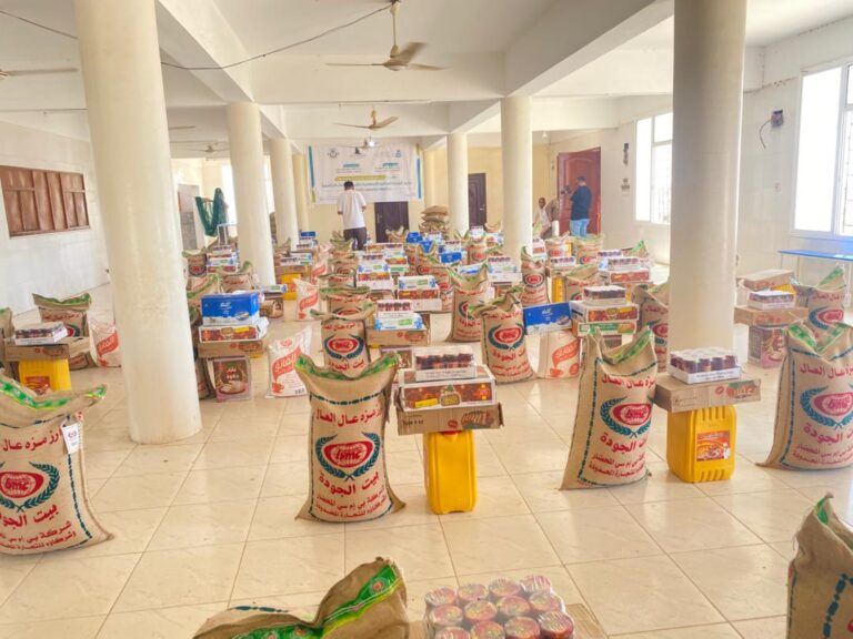 توفير منحة غذائية لأكثر من 1500 طالب وطالبة في سكنات جامعة حضرموت وسيئون8