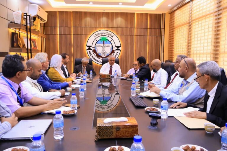 جامعة حضرموت تستهدف تحويل سيول وادي حجر إلى فرص للاستزراع السمكي والأمن الغذائي بدعم هولندي2
