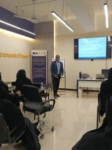 استمرارية البرامج التدريبية في المركز التقني بكلية البنات 225x300 1