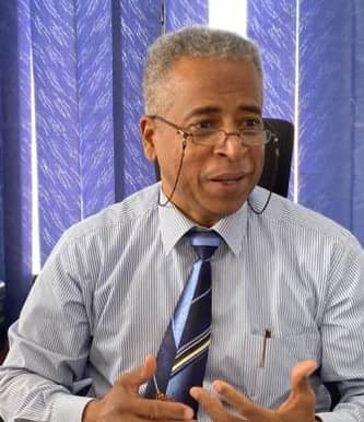 د. الرباكي: عدَّةٌ من أبحاث طلابنا جاهزة للتطبيق الصناعي إذا وجد التمويل. لا بد لنا من الاستمرار في دراسة المشكلات للوقوف على مستويات التلوث 1 Robaki