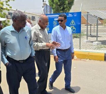 Hadramout energy deputy visits renewable energy center