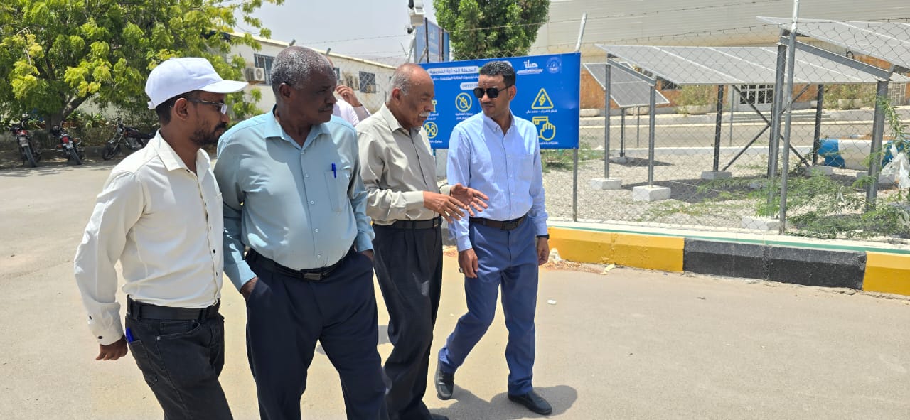 Hadramout energy deputy visits renewable energy center
